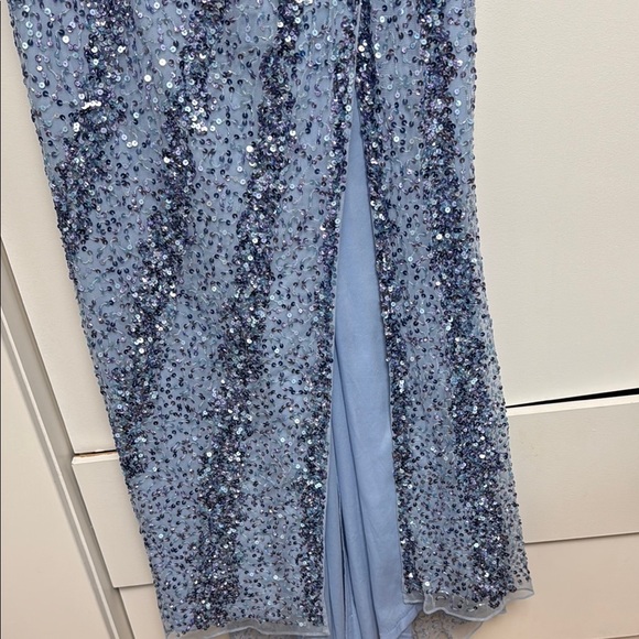 NWT | Mac Diggal 5619 Blue Embellished High Neck Cap Sleeve Gown Size 8 - Picture 10 of 12